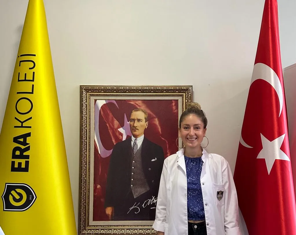 MELİKE ÇELİK — İNGİLİZCE ÖĞRETMENİ (Şişli Bomonti Kampüsü)