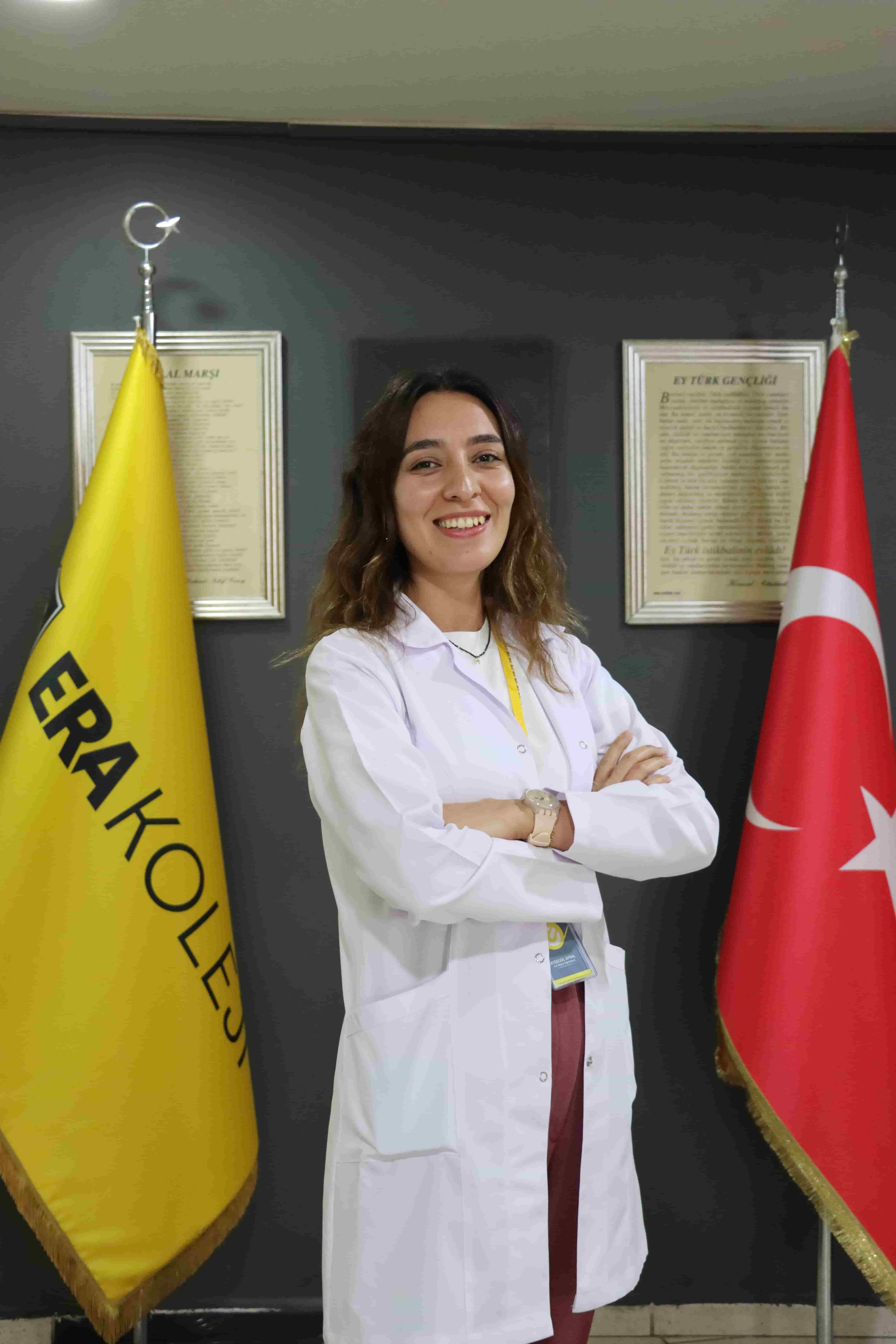 AYŞEGÜL UYSAL — FEN BİLGİSİ ÖĞRETMENİ (Florya Kampüsü)