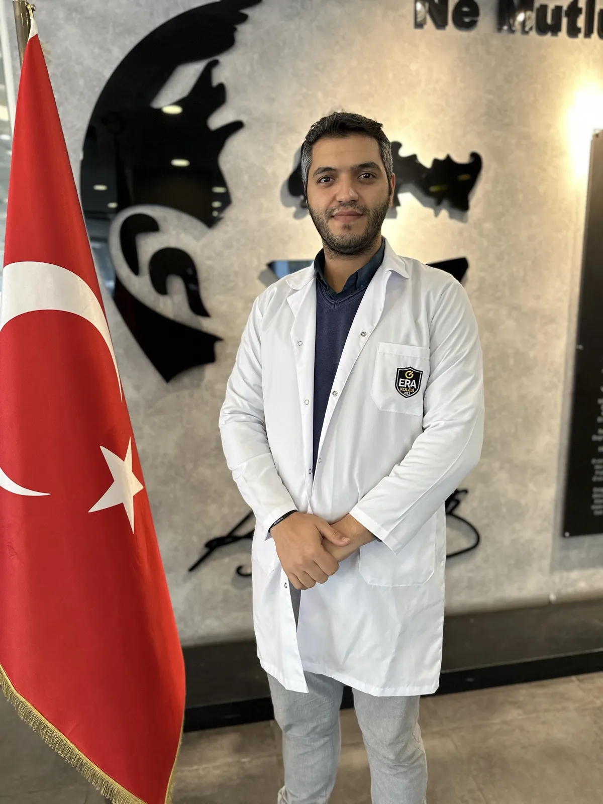 Mustafa AKBUNAR — İngilizce Öğretmeni (Gaziosmanpaşa Kampüsü)