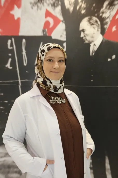 BÜŞRA TEMİZ — KİMYA ÖĞRETMENİ (Florya Kampüsü)