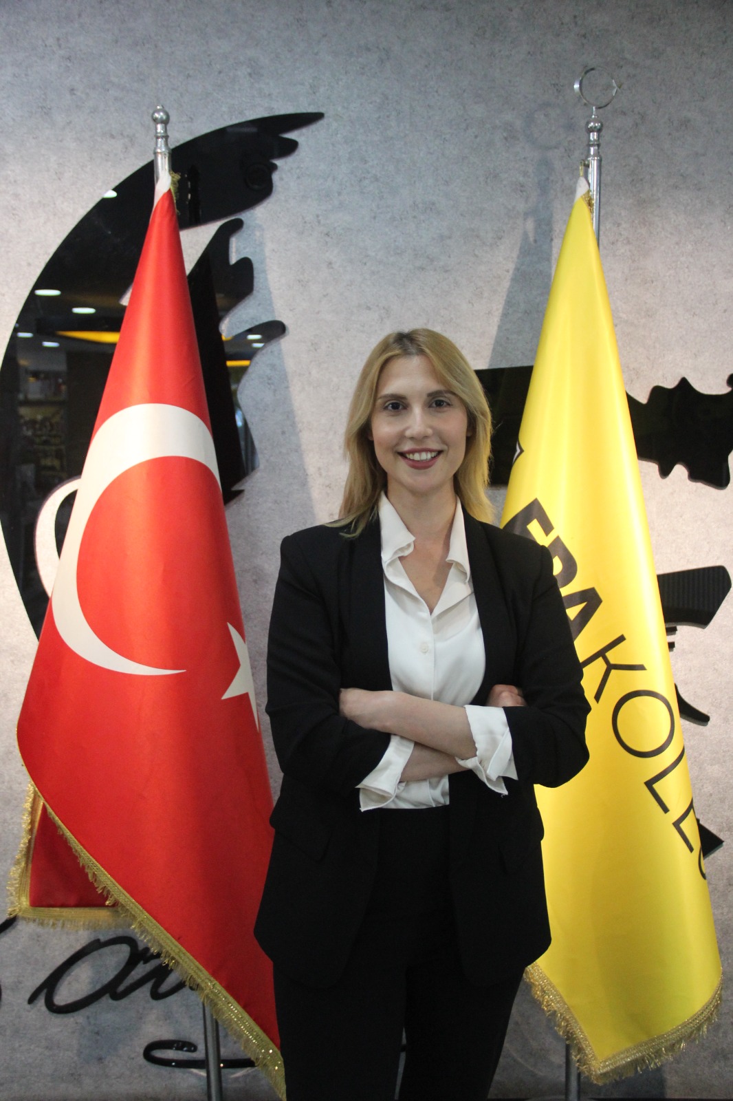 ESİN GÜLTEKİN — İNGİLİZCE ÖĞRETMENİ (Kartal Kampüsü)