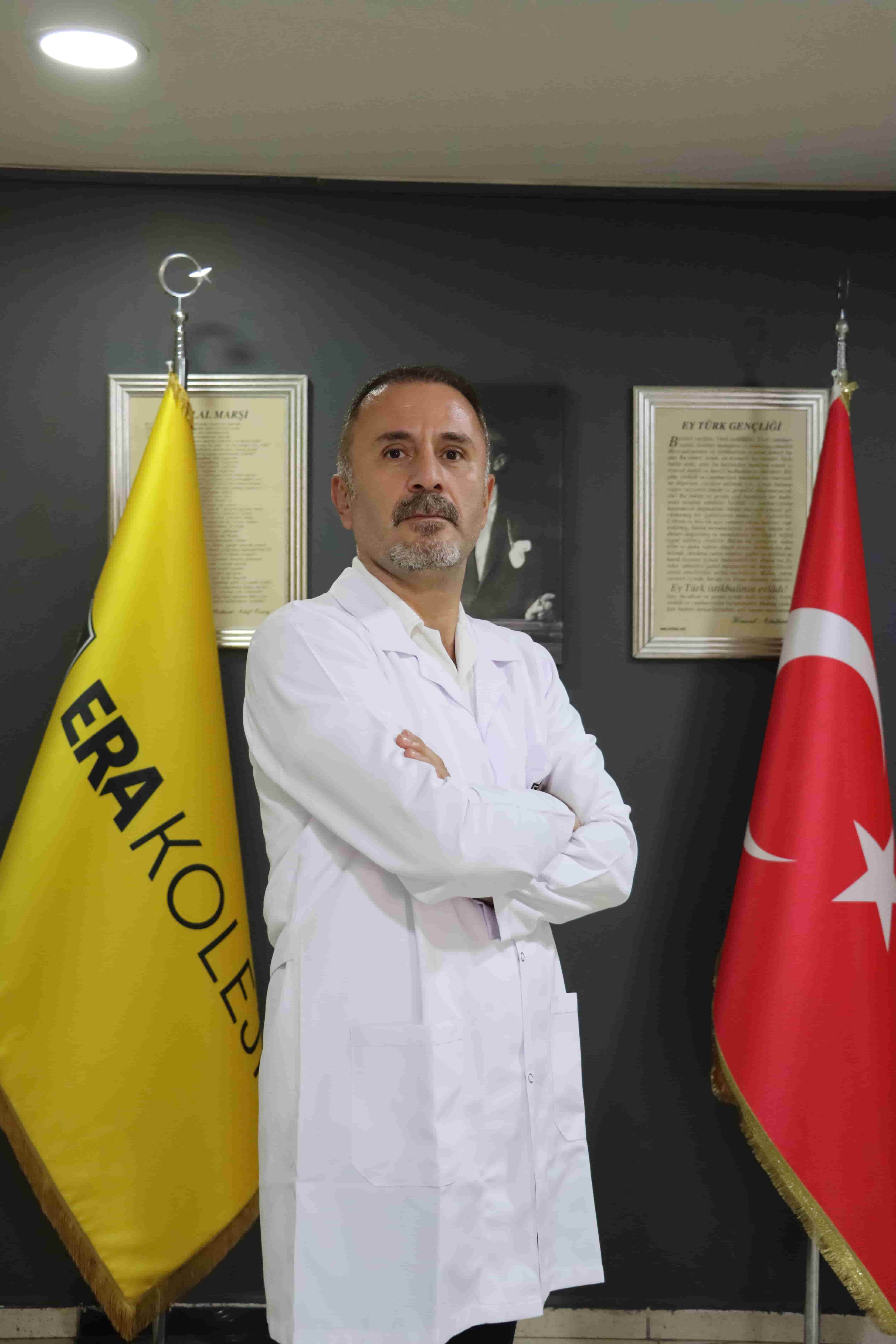 MUSTAFA ÖZDEMİR — FELSEFE ÖĞRETMENİ (Florya Kampüsü)