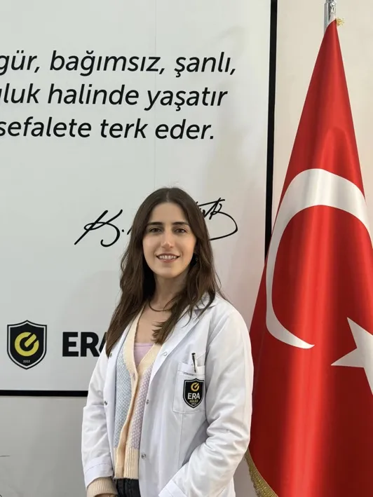 ESRA ŞAHİN — LİSE TARİH ÖĞRETMENİ (Başakşehir Kampüsü)