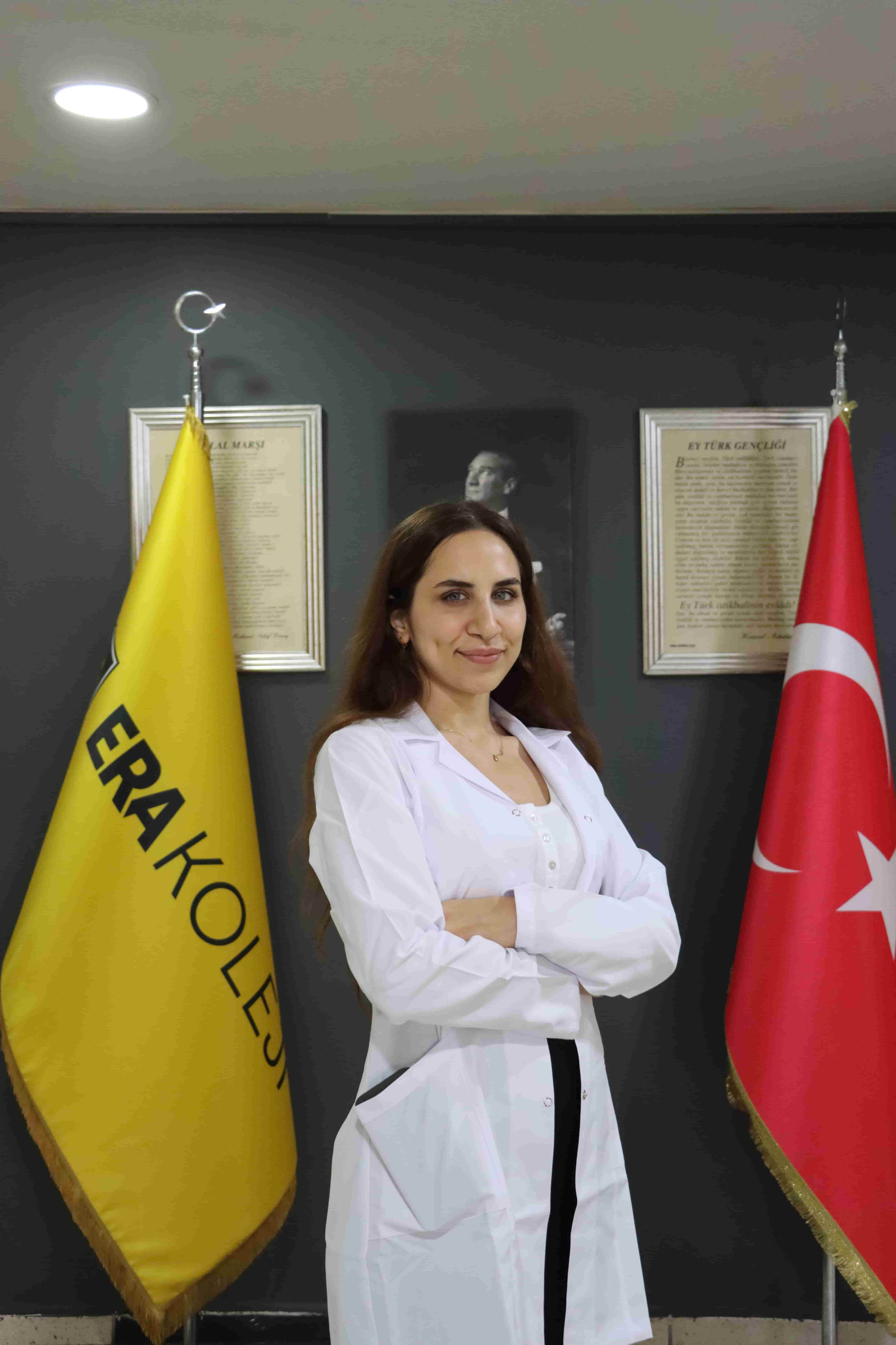 ESRA YILMAZ — SINIF ÖĞRETMENİ (Florya Kampüsü)