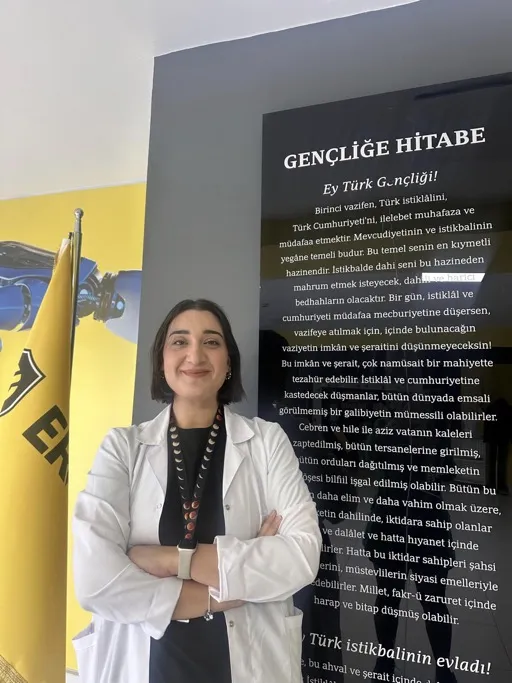 AYŞE ADIYAMAN — İNGİLİZCE ÖĞRETMENİ (Haliç Kampüsü)