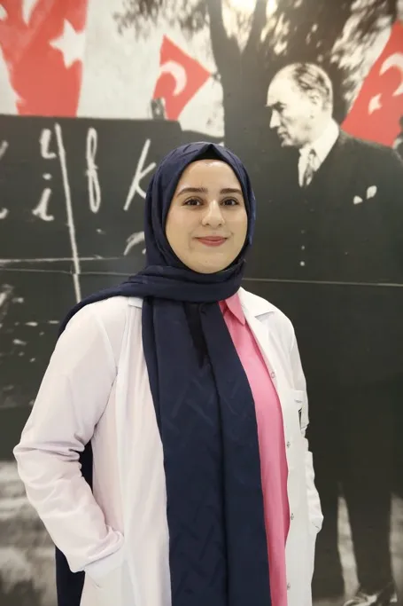 BEYZA BOZBAŞ — BİYOLOJİ ÖĞRETMENİ (Florya Kampüsü)