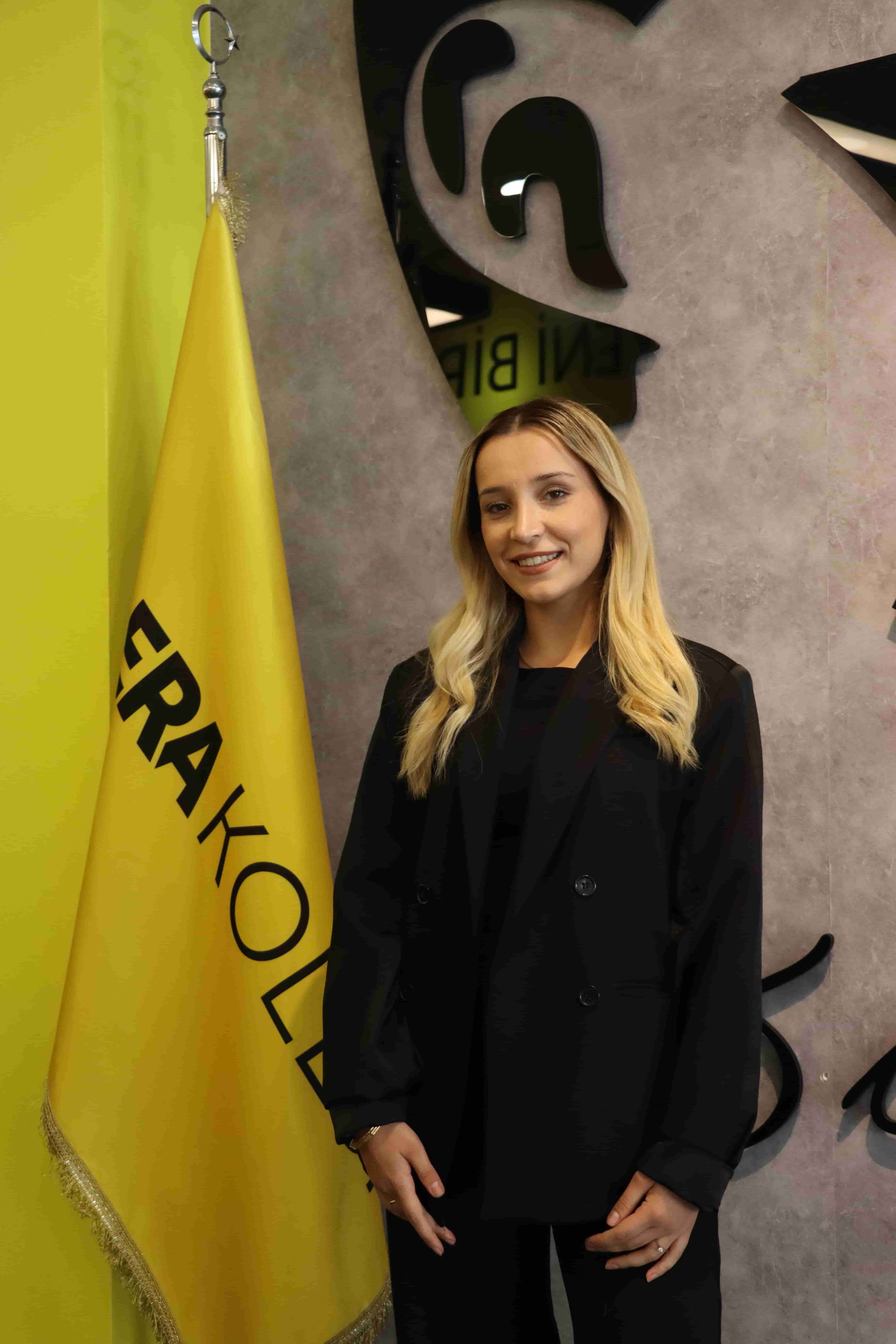 BERİL ARSLAN  — MÜZİK ÖĞRETMENİ (Kağıthane Kampüsü)