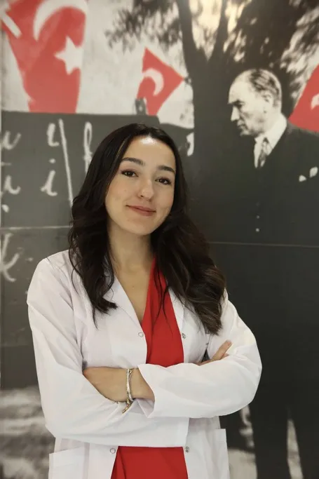 ZEYNEP GEZİR — ANAOKULU-İLKOKUL REHBER ÖĞRETMENİ (Florya Kampüsü)