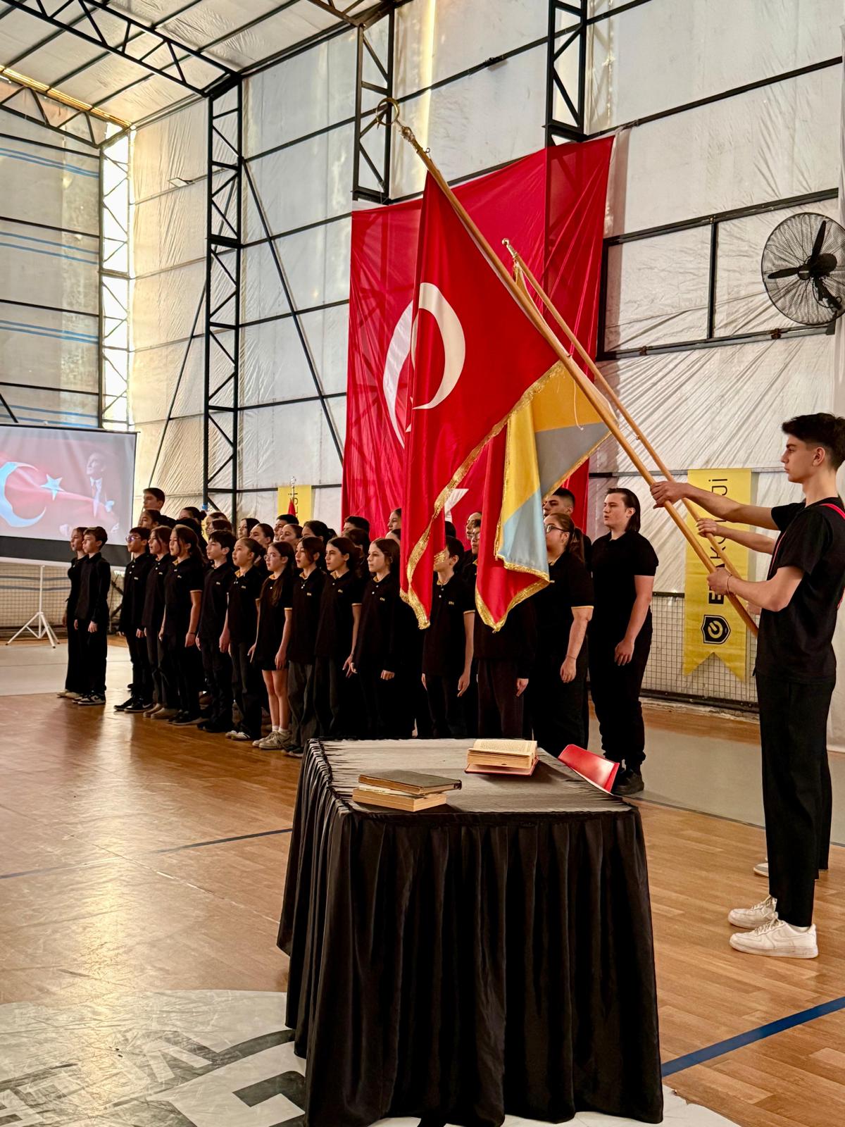 ERA Koleji – ERA Koleji İzmir Mavişehir Kampüsü’nde İstiklal Marşı’nın Kabulü ve Mehmet Akif Ersoy’u Anma Programı görseli