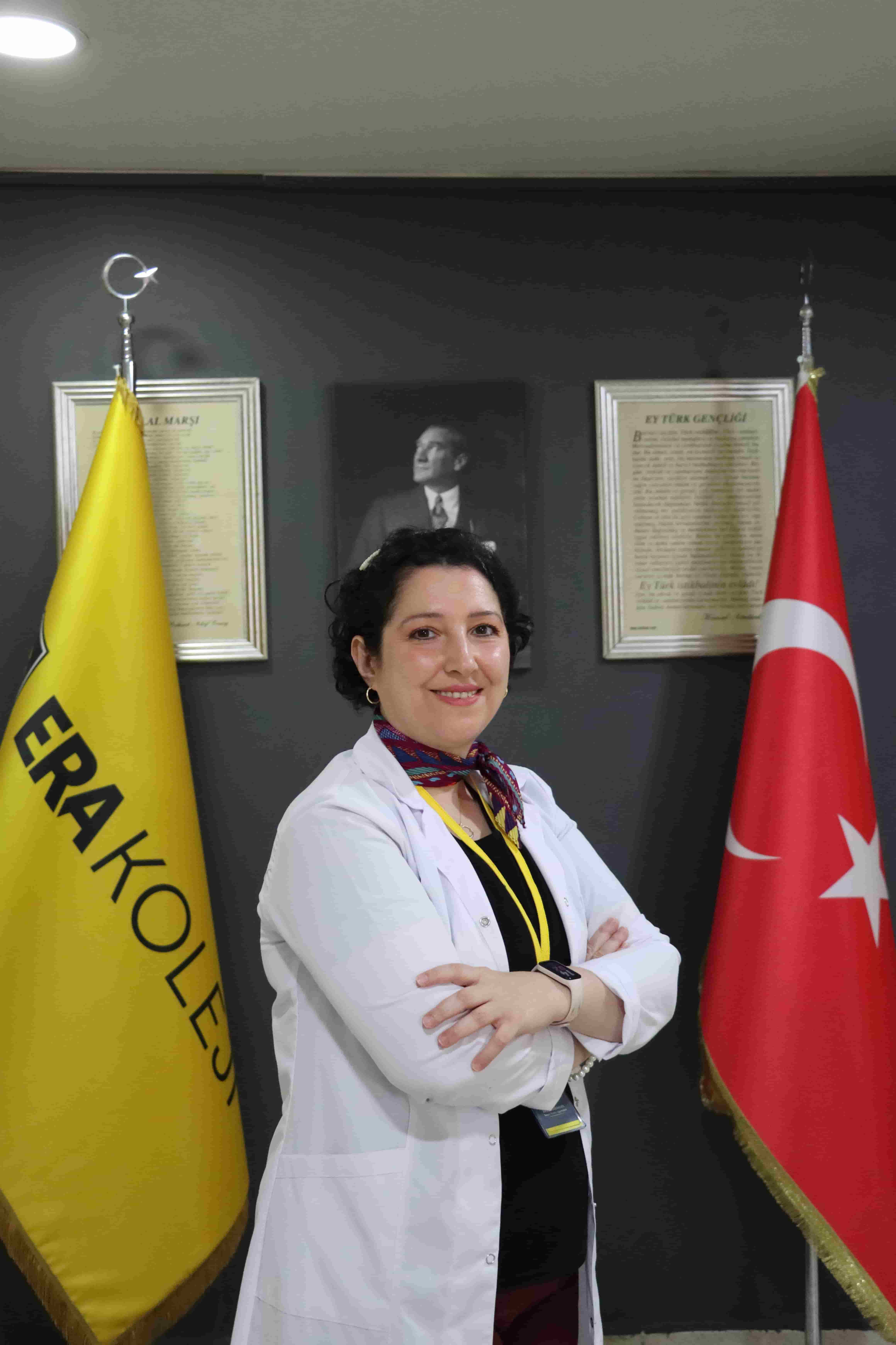 ARZU KARAHAN — SOSYAL BİLGİLER ÖĞRETMENİ (Florya Kampüsü)