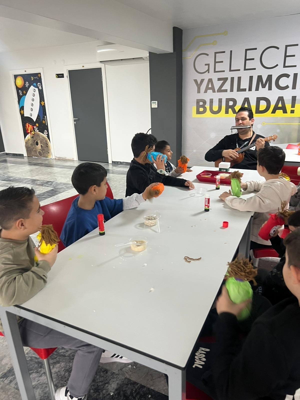 ERA Koleji – ERA Koleji İzmir Mavişehir Kampüsü’nde Minik Eller, Büyük Ritimler görseli