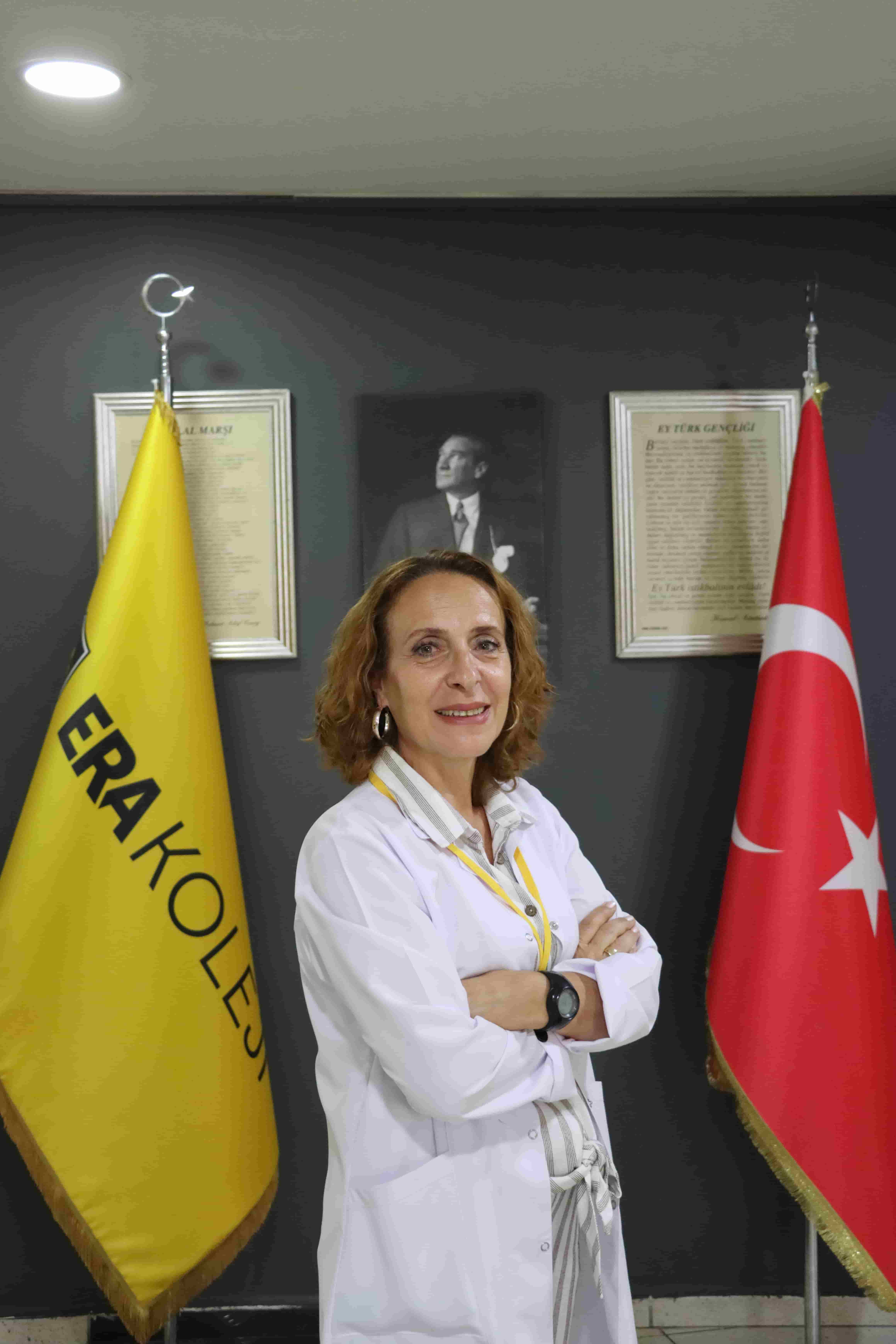 BEHİCE GÜR — FİZİK ÖĞRETMENİ (Florya Kampüsü)