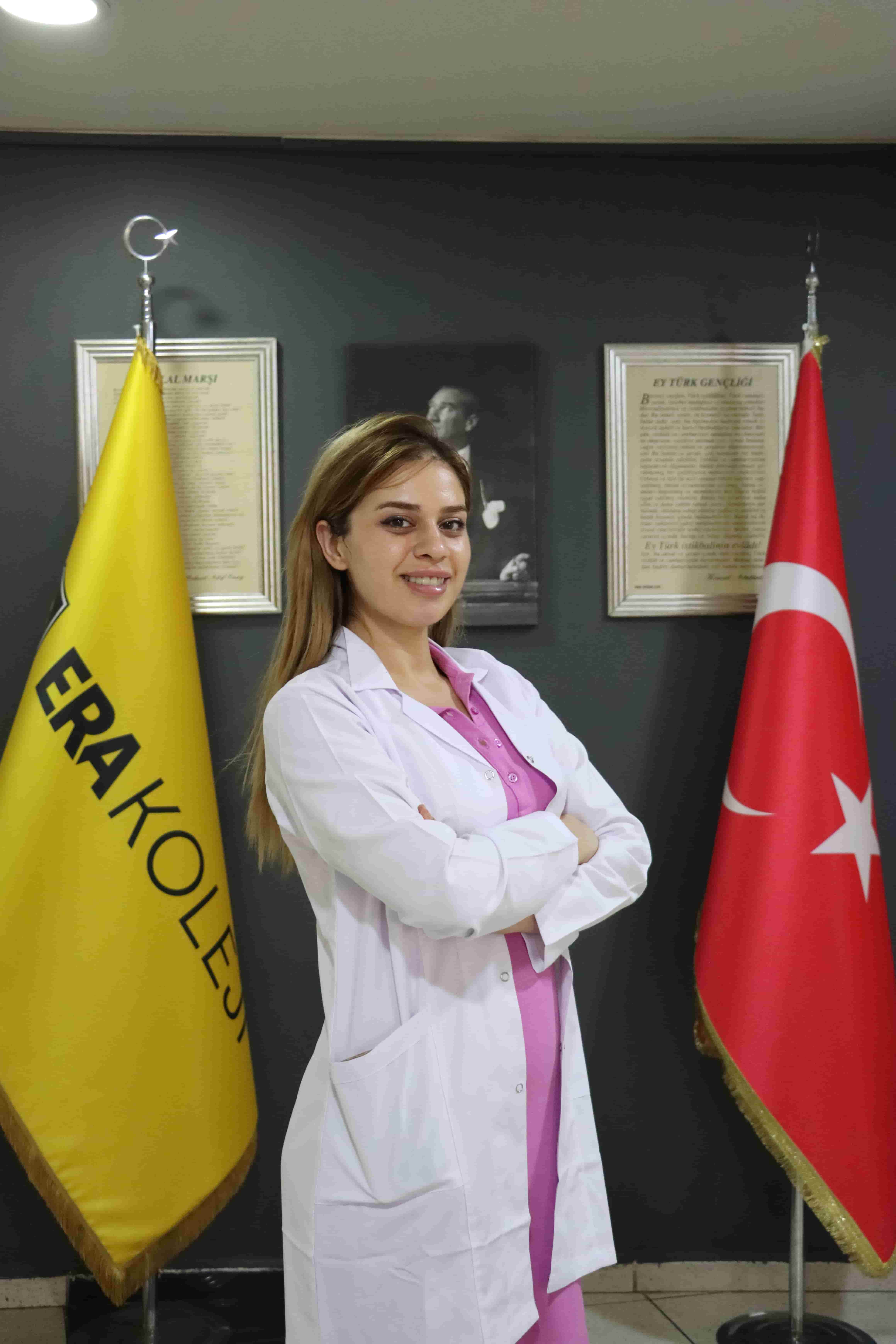 EDİBE YURTTAŞER — SINIF ÖĞRETMENİ (Florya Kampüsü)