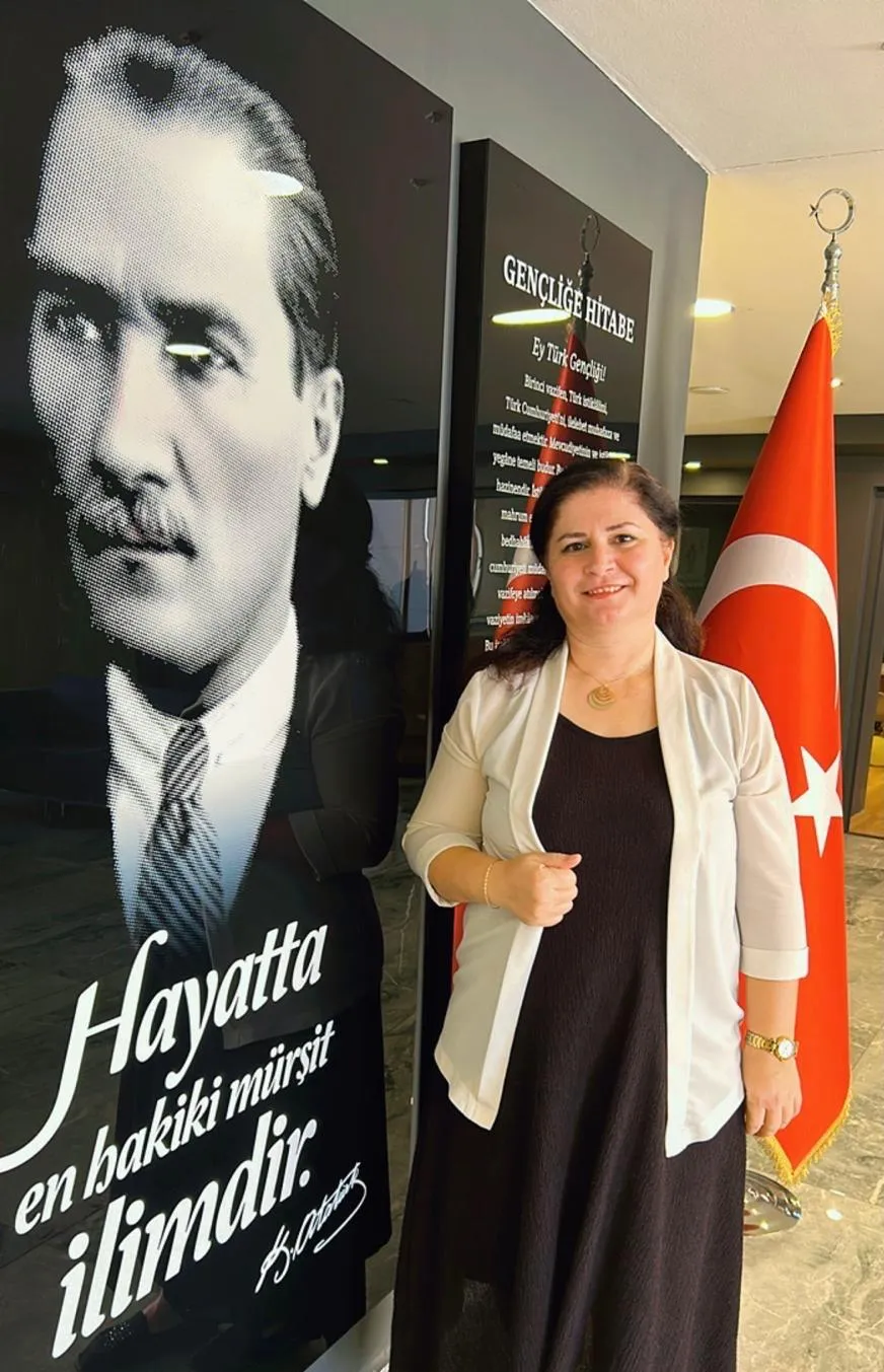 ESRA BEKTAŞ — FİZİK ÖĞRETMENİ (Pendik Kampüsü - Lise)