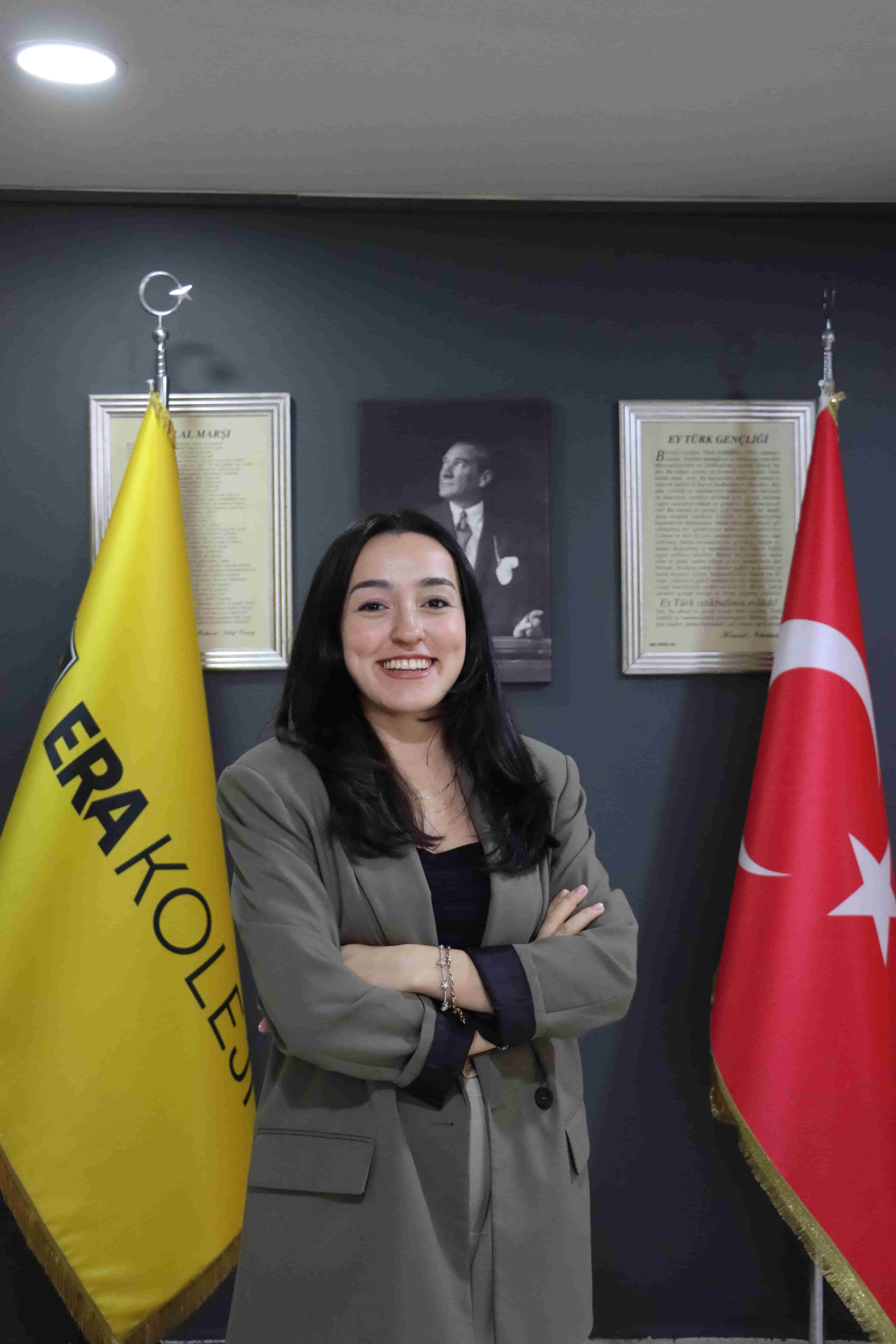 ZEYNEP GEZİR — ANAOKULU-İLKOKUL REHBER ÖĞRETMENİ (Florya Kampüsü)