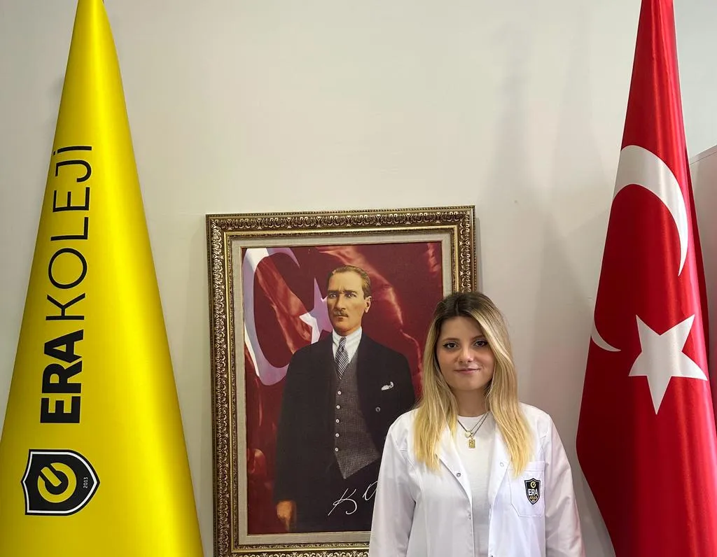 DİLARA KARTAL — İNGİLİZCE ÖĞRETMENİ (Şişli Bomonti Kampüsü)