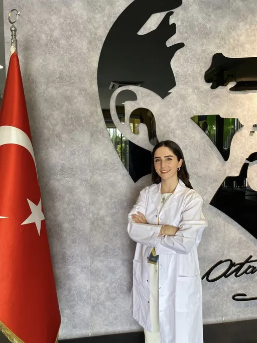 NİSA TOPRAK — SINIF ÖĞRETMENİ (Çamlıca Kampüsü)