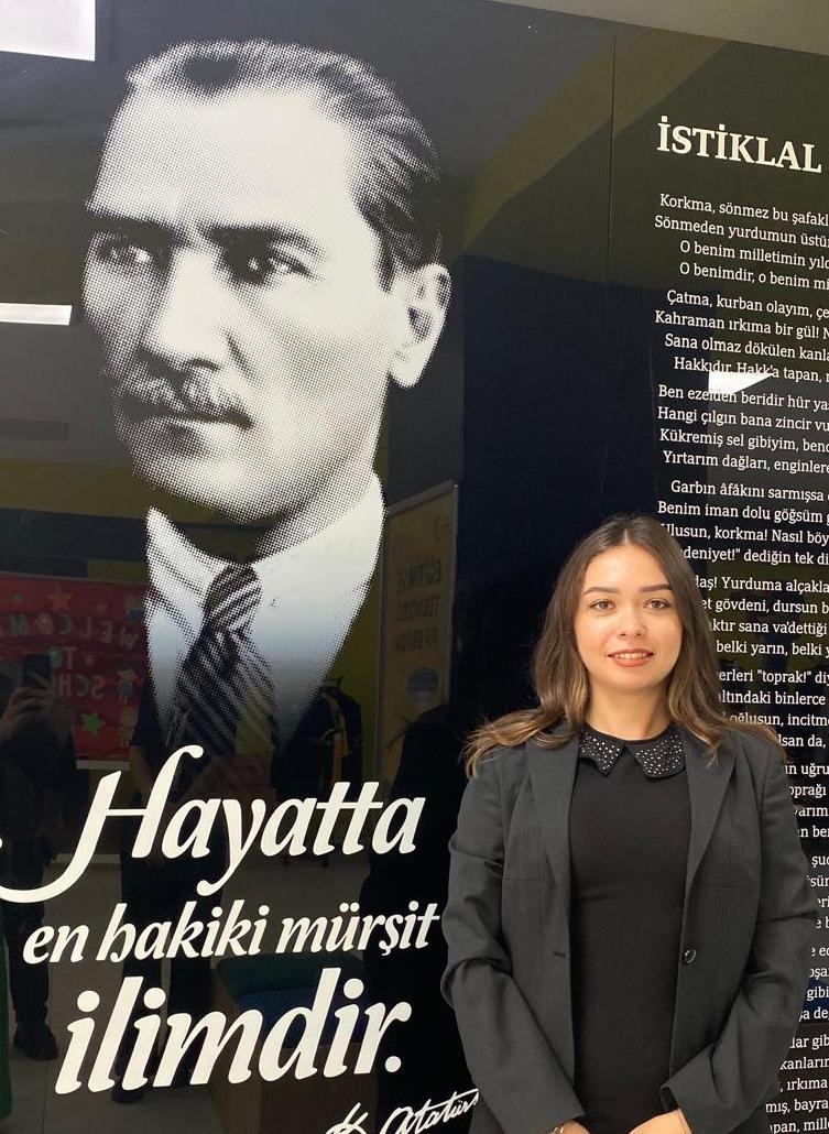ÖZNUR KAYA — İNGİLİZCE ÖĞRETMENİ (Haliç Kampüsü)
