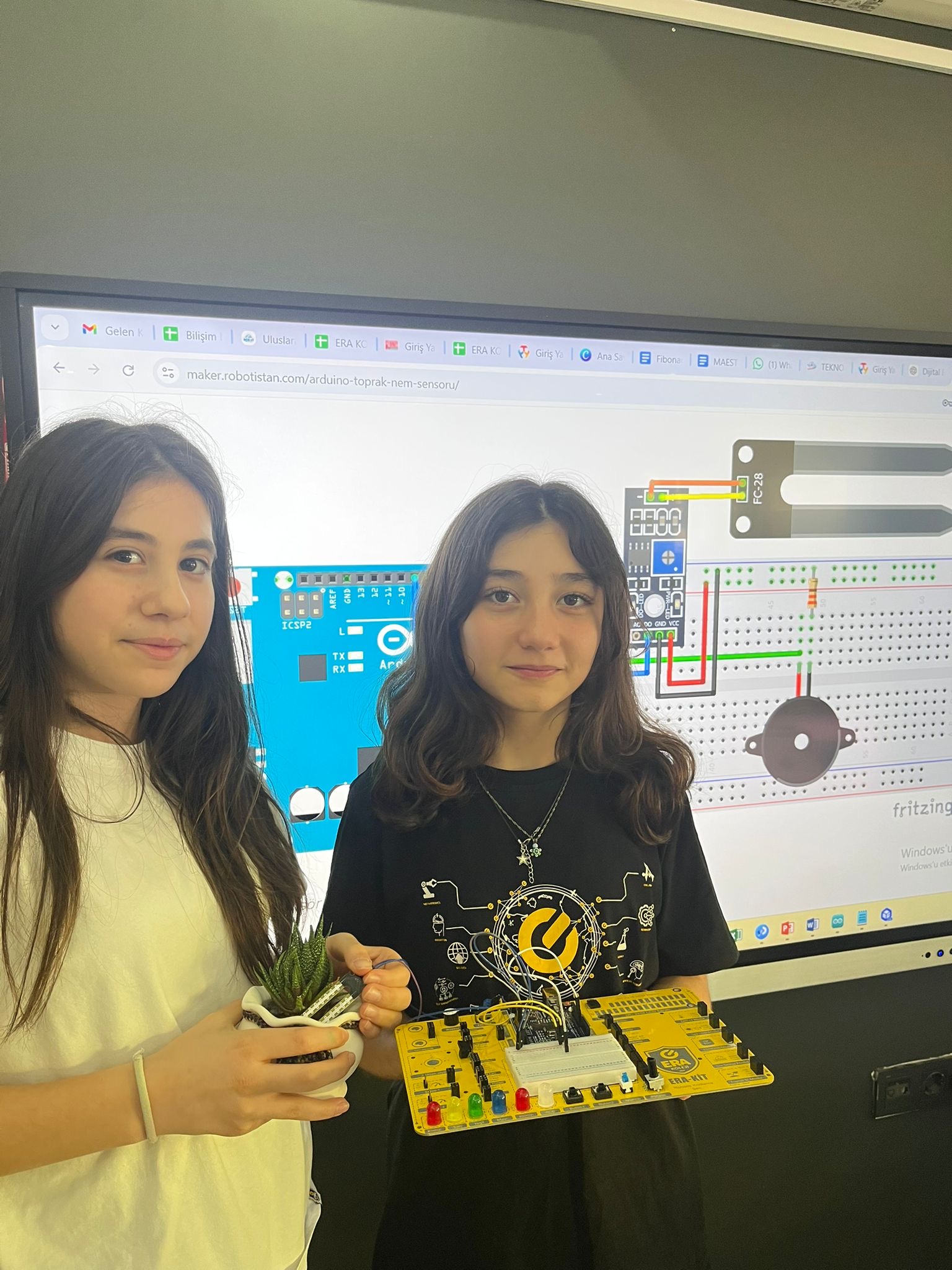 ERA Koleji – ERA Koleji Mavişehir Kampüsü’nde Arduino ile Sensör Uygulamaları görseli