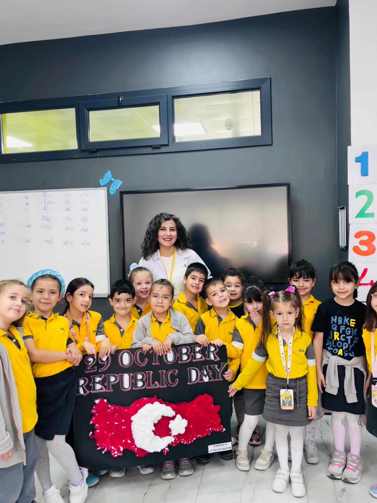 ERA Koleji – ERA Koleji İzmir Mavişehir Kampüsünde Derslerde Cumhuriyet Coşkusu görseli