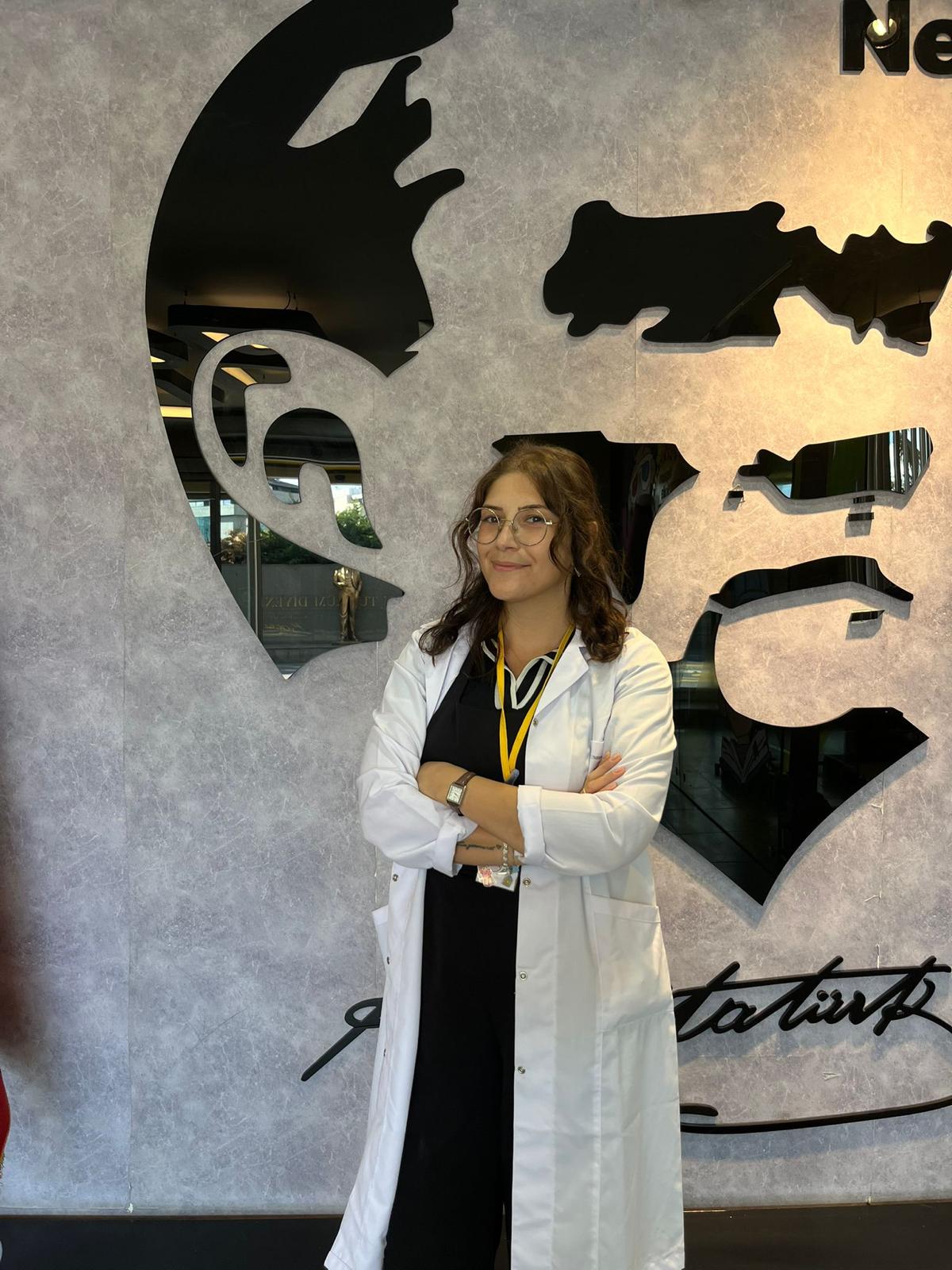 ZEYNEP CANSU BAĞDAT — ALMANCA ÖĞRETMENİ  (Çamlıca Kampüsü)