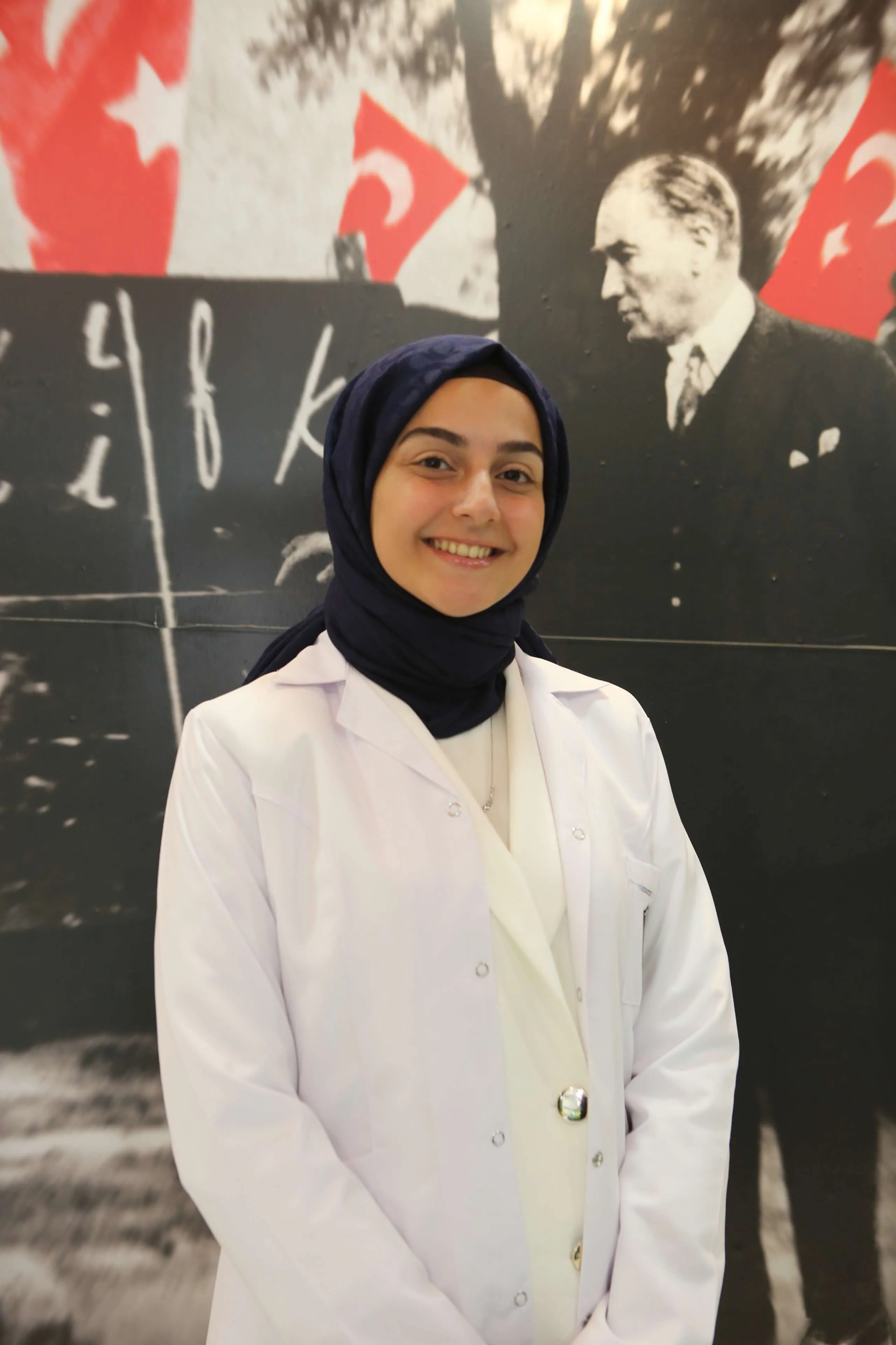 ERVA AYDIN — EDEBİYAT ÖĞRETMENİ (Florya Kampüsü)