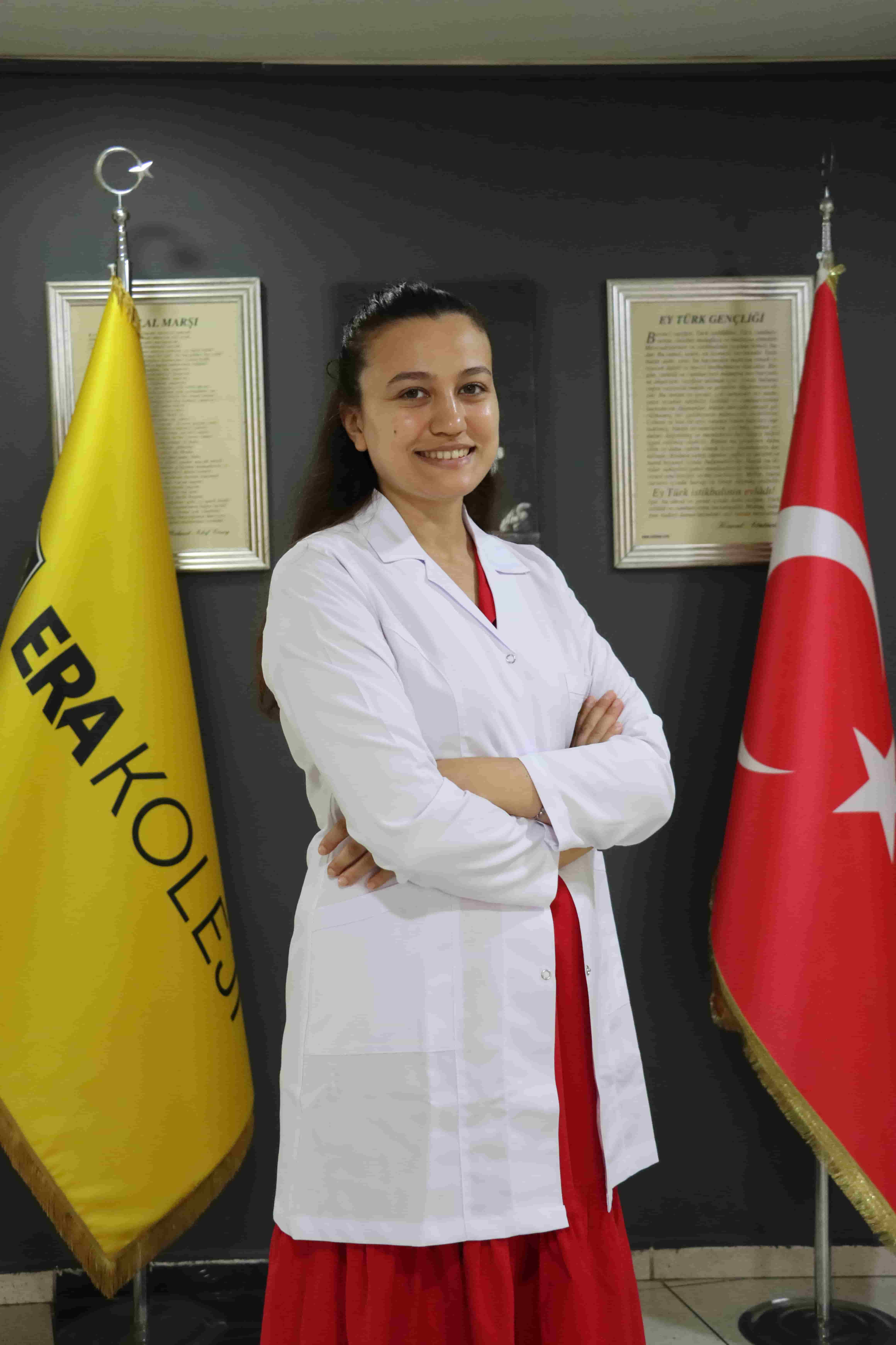 İLKNUR DOLUTAŞ — SINIF ÖĞRETMENİ (Florya Kampüsü)