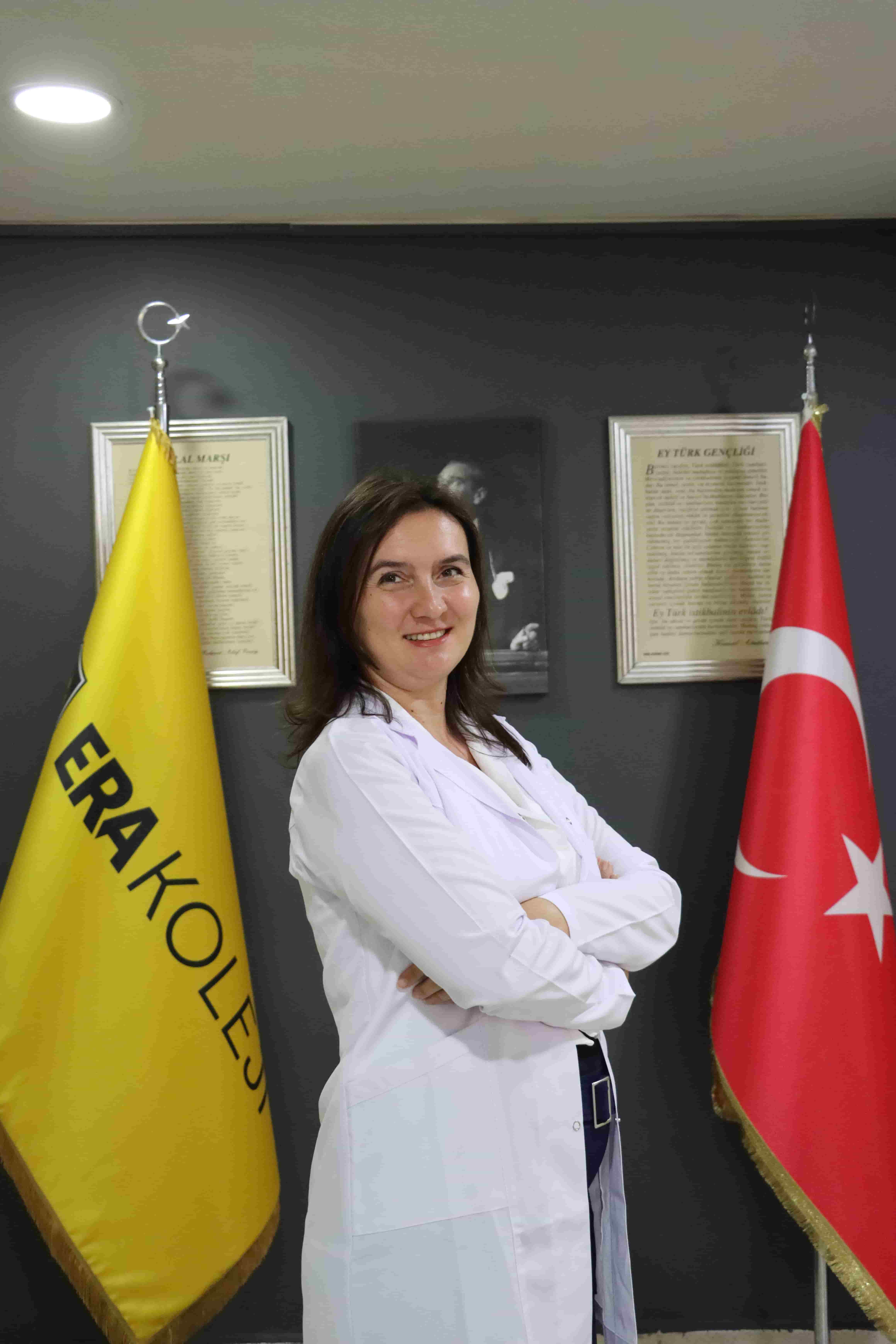 ASLIHAN DALKIN — EDEBİYAT ÖĞRETMENİ (Florya Kampüsü)