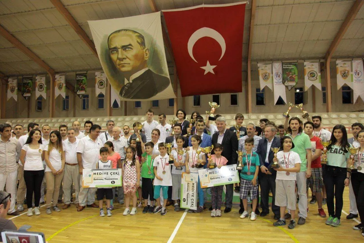 ERA Koleji – Genç Satrançcılardan Madalya Sevinci görseli