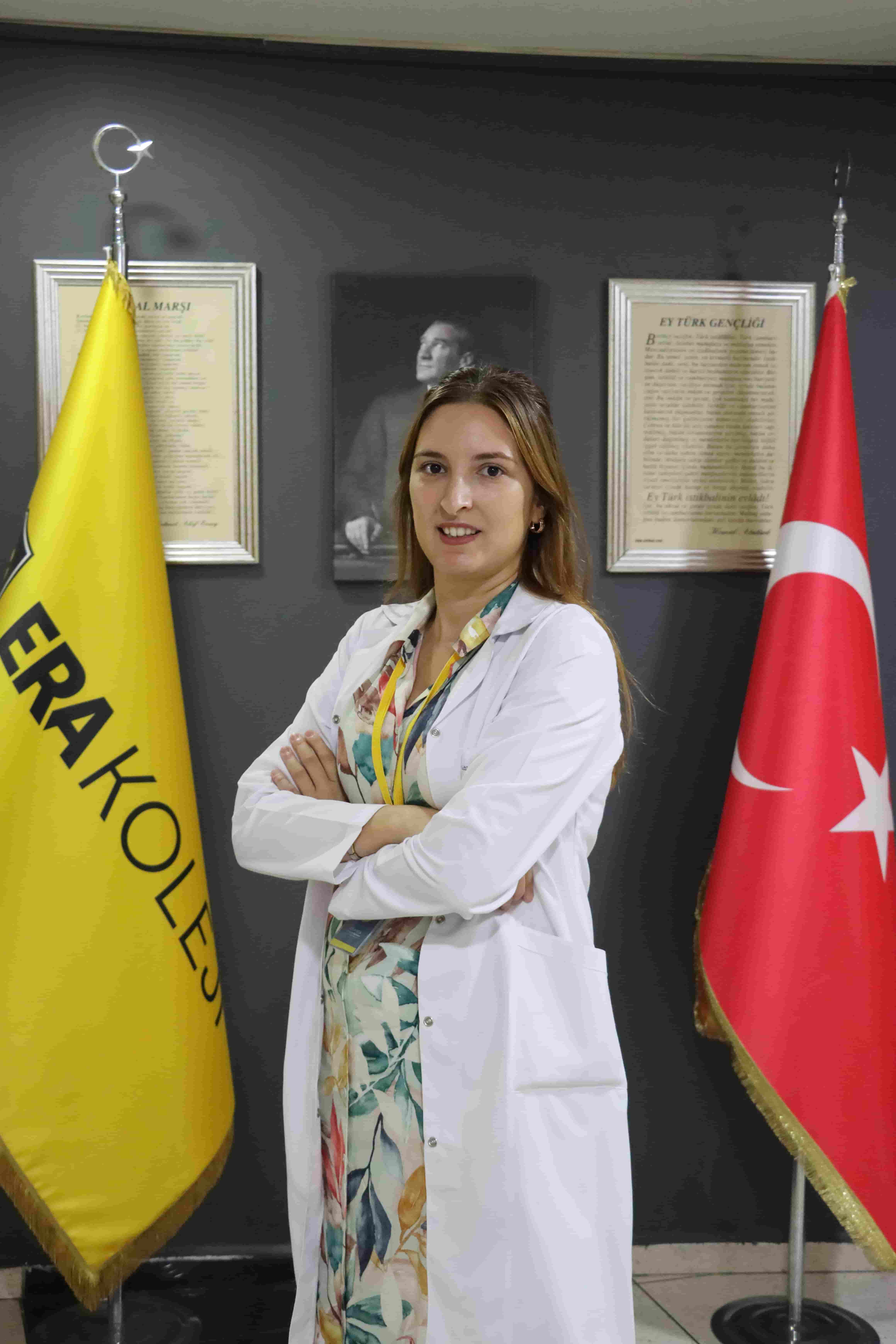 LEYLA USTA — MATEMATİK ÖĞRETMENİ (Florya Kampüsü)